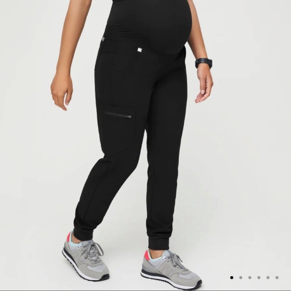 Figs maternity scrub pants. Doesn’t fit is only reason why I’m selling them.